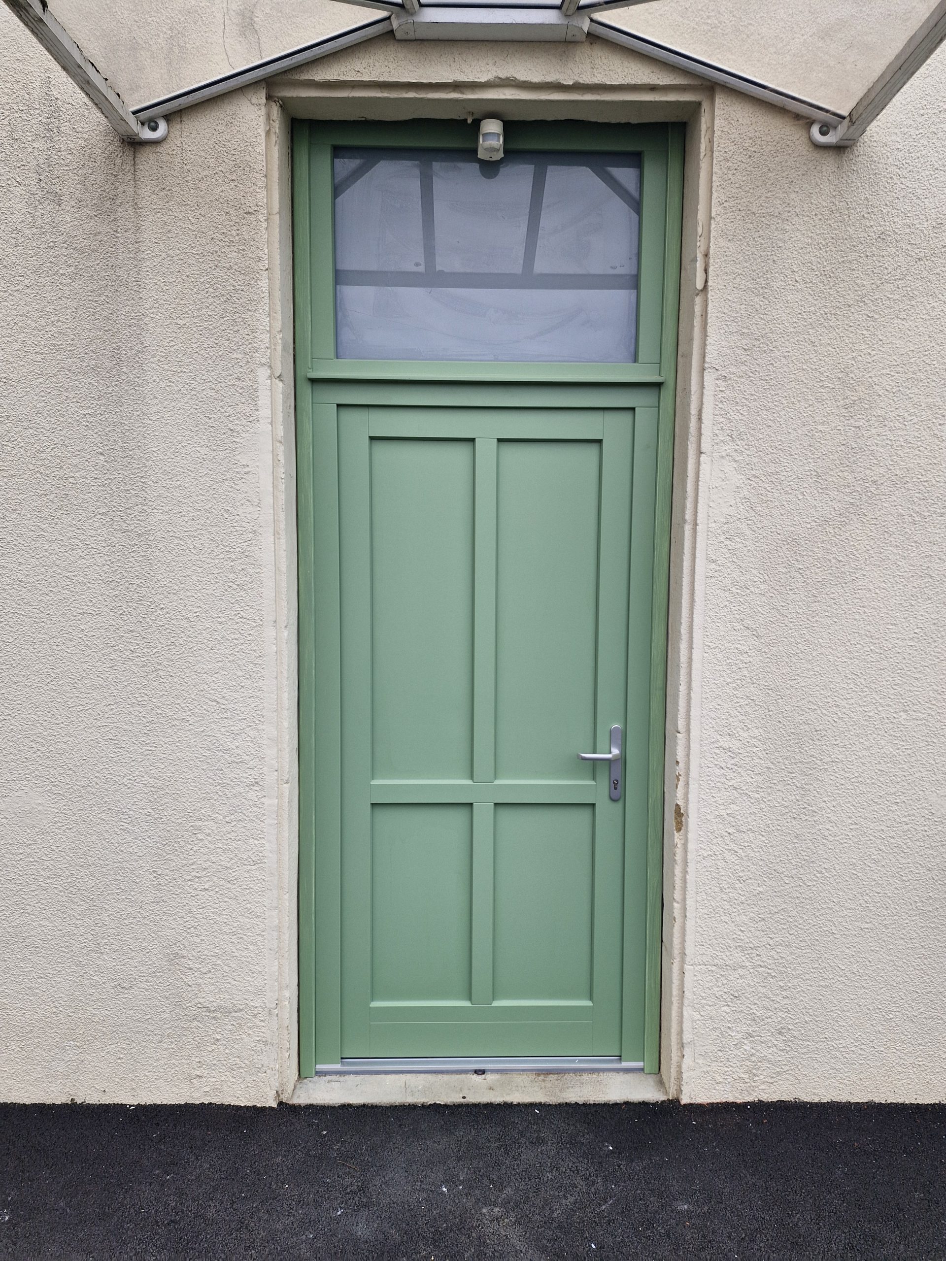 porte d'entrée bois sur mesure